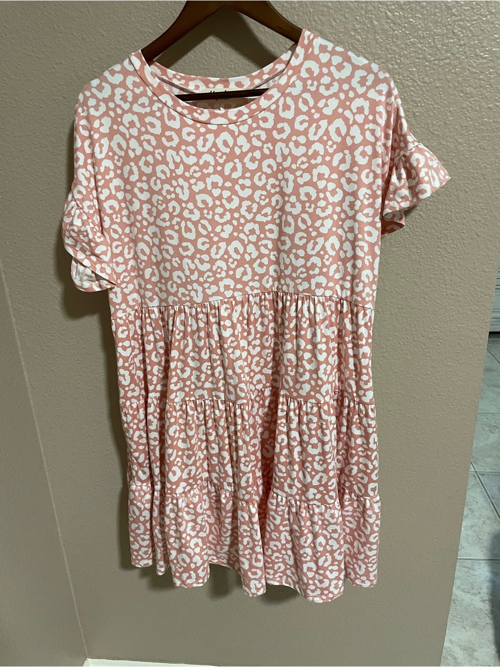 Women's Pink Leopard Print Tiered Casual Dress